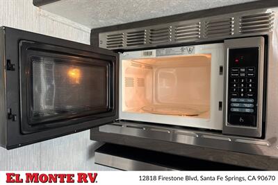2024 Coachmen Pursuit 31BH   - Photo 20 - Santa Fe Springs, CA 90670