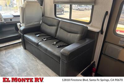 2024 Coachmen Pursuit 31BH   - Photo 39 - Santa Fe Springs, CA 90670