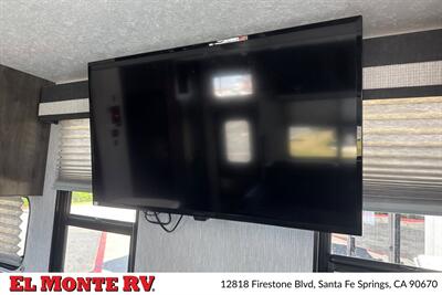 2024 Coachmen Pursuit 31BH   - Photo 15 - Santa Fe Springs, CA 90670