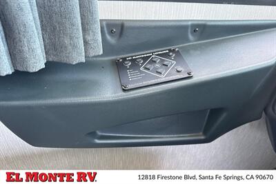 2024 Coachmen Pursuit 31BH   - Photo 11 - Santa Fe Springs, CA 90670