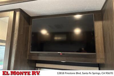 2024 Coachmen Pursuit 31BH   - Photo 35 - Santa Fe Springs, CA 90670