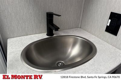 2024 Coachmen Pursuit 31BH   - Photo 29 - Santa Fe Springs, CA 90670