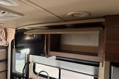 2015 Winnebago View 24J - Photo 20 - Santa Fe Springs, CA 90670