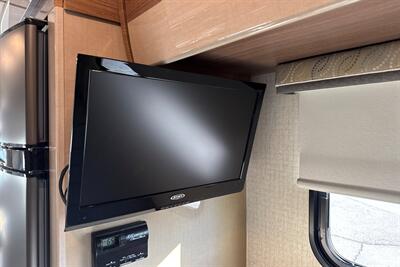 2015 Winnebago View 24J - Photo 35 - Santa Fe Springs, CA 90670