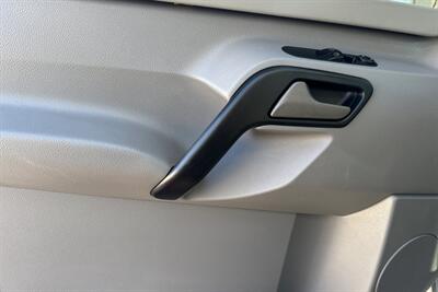 2015 Winnebago View 24J - Photo 11 - Santa Fe Springs, CA 90670