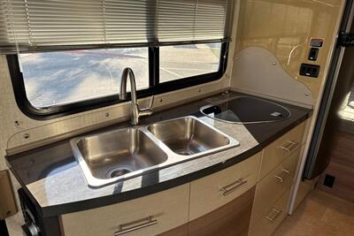 2015 Winnebago View 24J - Photo 17 - Santa Fe Springs, CA 90670