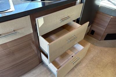 2015 Winnebago View 24J - Photo 21 - Santa Fe Springs, CA 90670