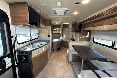 2015 Winnebago View 24J - Photo 13 - Santa Fe Springs, CA 90670