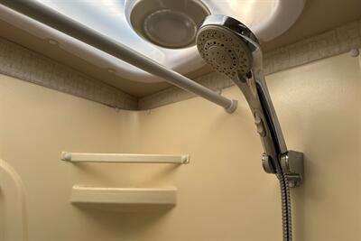 2015 Winnebago View 24J - Photo 32 - Santa Fe Springs, CA 90670