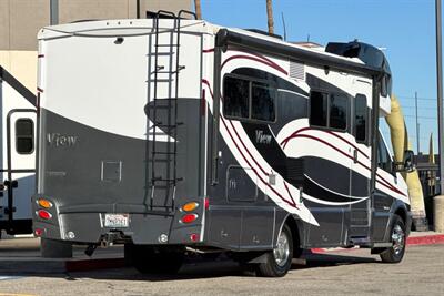 2015 Winnebago View 24J - Photo 3 - Santa Fe Springs, CA 90670