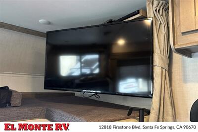 2024 Gulf Stream Conquest 6238   - Photo 16 - Santa Fe Springs, CA 90670