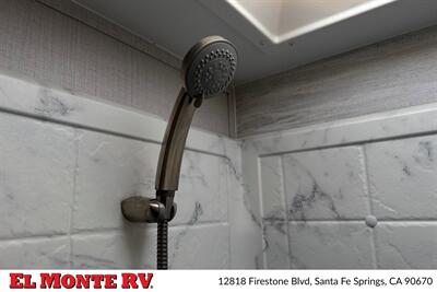 2024 Gulf Stream Conquest 6238   - Photo 33 - Santa Fe Springs, CA 90670