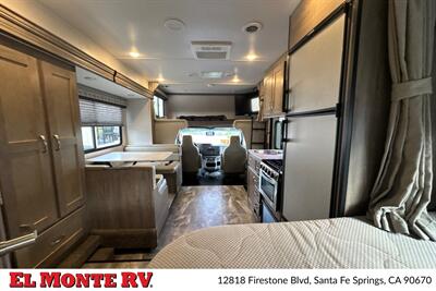 2024 Gulf Stream Conquest 6238   - Photo 37 - Santa Fe Springs, CA 90670