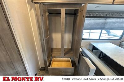 2024 Gulf Stream Conquest 6238   - Photo 15 - Santa Fe Springs, CA 90670