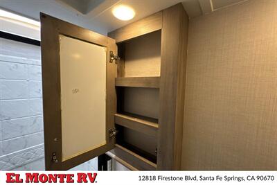 2024 Gulf Stream Conquest 6238   - Photo 29 - Santa Fe Springs, CA 90670