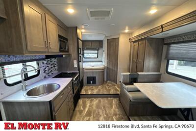 2024 Gulf Stream Conquest 6238   - Photo 13 - Santa Fe Springs, CA 90670