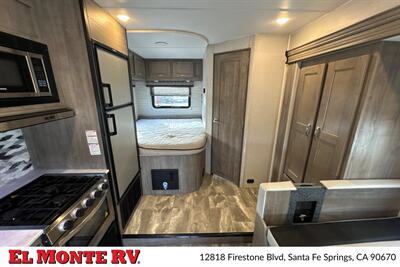 2024 Gulf Stream Conquest 6238   - Photo 27 - Santa Fe Springs, CA 90670