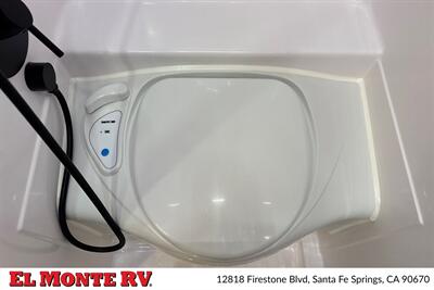 2026 MDC XT17HRT FAMILY OGE 25FT   - Photo 24 - Santa Fe Springs, CA 90670