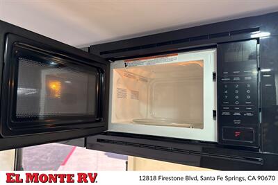 2026 MDC XT17HRT FAMILY OGE 25FT   - Photo 15 - Santa Fe Springs, CA 90670