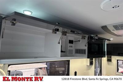 2026 MDC XT17HRT FAMILY OGE 25FT   - Photo 16 - Santa Fe Springs, CA 90670