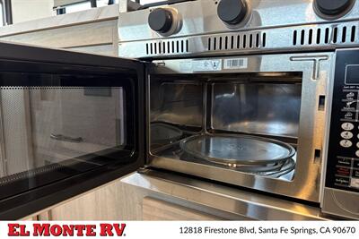2026 Forest River Sunseeker 3010DS   - Photo 20 - Santa Fe Springs, CA 90670
