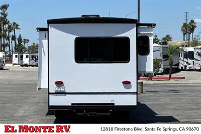 2026 Forest River Sunseeker 3010DS   - Photo 4 - Santa Fe Springs, CA 90670
