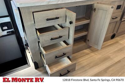 2026 Forest River Sunseeker 3010DS   - Photo 22 - Santa Fe Springs, CA 90670