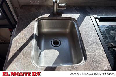 2024 Thor Four Winds 22E   - Photo 18 - Dublin, CA 94568