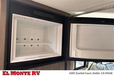 2024 Thor Four Winds 22E   - Photo 27 - Dublin, CA 94568