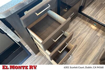 2024 Thor Four Winds 22E   - Photo 24 - Dublin, CA 94568