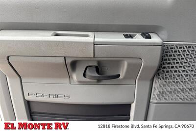 2023 Forest River Sunseeker 3250DSLE   - Photo 11 - Santa Fe Springs, CA 90670