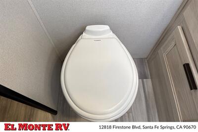 2023 Forest River Sunseeker 3250DSLE   - Photo 31 - Santa Fe Springs, CA 90670