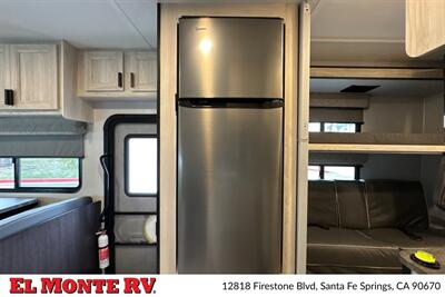 2023 Forest River Sunseeker 3250DSLE   - Photo 26 - Santa Fe Springs, CA 90670
