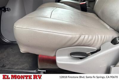 2023 Forest River Sunseeker 3250DSLE   - Photo 12 - Santa Fe Springs, CA 90670