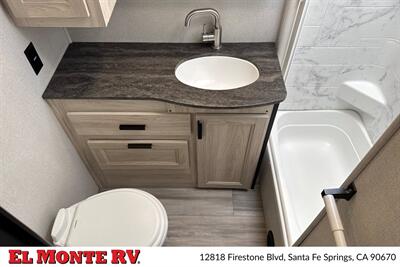 2023 Forest River Sunseeker 3250DSLE   - Photo 28 - Santa Fe Springs, CA 90670