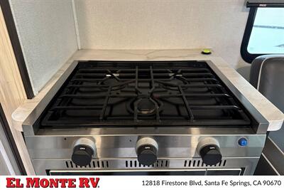 2023 Forest River Sunseeker 3250DSLE   - Photo 19 - Santa Fe Springs, CA 90670