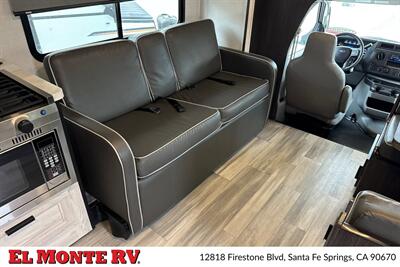 2023 Forest River Sunseeker 3250DSLE   - Photo 40 - Santa Fe Springs, CA 90670