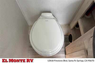 2024 Forest River Sunseeker 3010DS   - Photo 30 - Santa Fe Springs, CA 90670
