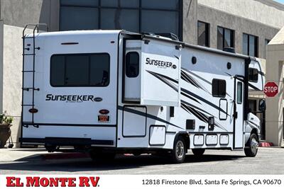 2024 Forest River Sunseeker 3010DS   - Photo 3 - Santa Fe Springs, CA 90670