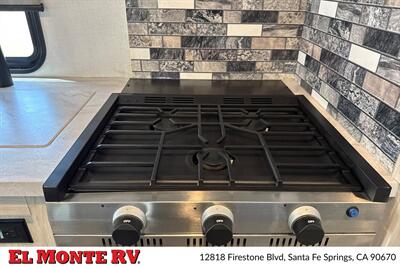 2024 Forest River Sunseeker 3010DS   - Photo 19 - Santa Fe Springs, CA 90670