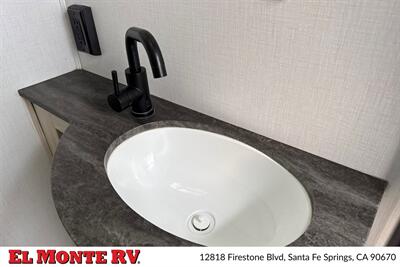 2024 Forest River Sunseeker 3010DS   - Photo 29 - Santa Fe Springs, CA 90670
