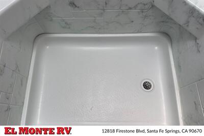 2024 Forest River Sunseeker 3010DS   - Photo 31 - Santa Fe Springs, CA 90670