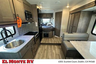 2025 Gulf Stream Conquest 6238   - Photo 13 - Santa Fe Springs, CA 90670