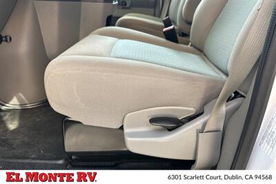 2025 Gulf Stream Conquest 6238   - Photo 12 - Santa Fe Springs, CA 90670