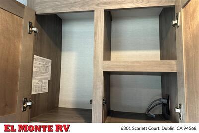 2025 Gulf Stream Conquest 6238   - Photo 22 - Santa Fe Springs, CA 90670