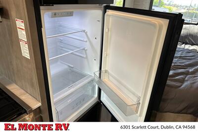 2025 Gulf Stream Conquest 6238   - Photo 24 - Santa Fe Springs, CA 90670