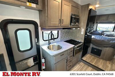 2025 Gulf Stream Conquest 6238   - Photo 17 - Santa Fe Springs, CA 90670