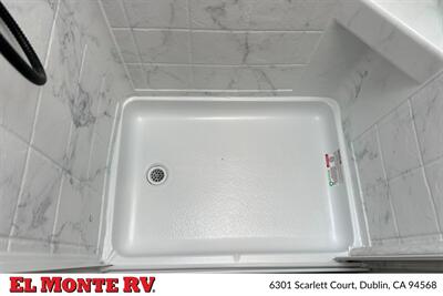 2025 Gulf Stream Conquest 6238   - Photo 32 - Santa Fe Springs, CA 90670