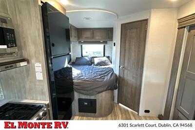 2025 Gulf Stream Conquest 6238   - Photo 27 - Santa Fe Springs, CA 90670