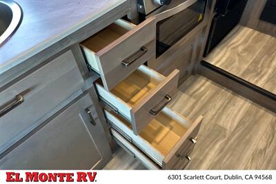 2025 Gulf Stream Conquest 6238   - Photo 23 - Santa Fe Springs, CA 90670